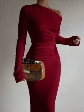 Asymmetrical One-Shoulder Long Sleeve Bodycon Dress in Deep Red